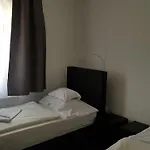 Hbh Bajor Soerhaz Solyomfeszek Panzio Отель типа 