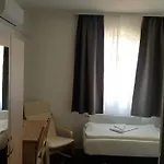 Hbh Bajor Soerhaz Solyomfeszek Panzio Отель типа 
