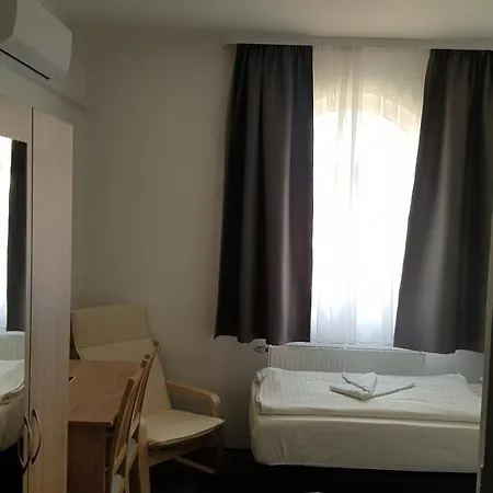 Hbh Bajor Sörház, étterem és Panzió Alojamento de Acomodação e Pequeno-almoço
