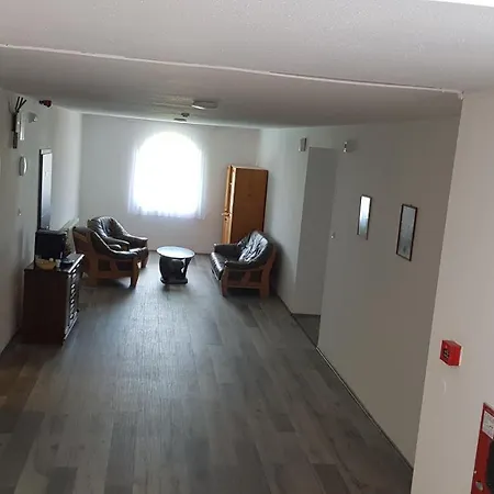Alojamento de Acomodação e Pequeno-almoço Hbh Bajor Sörház, étterem és Panzió