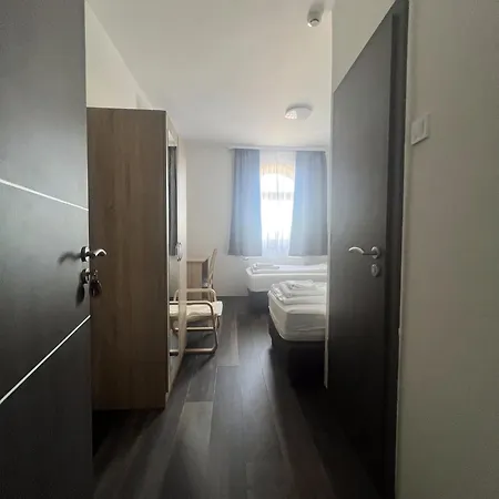 Hbh Bajor Sörház, étterem és Panzió Alojamento de Acomodação e Pequeno-almoço 2*