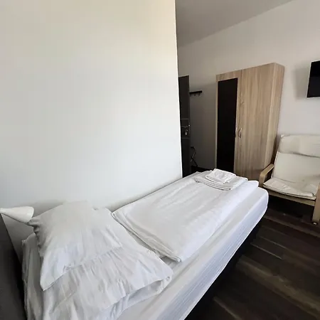 Hbh Bajor Sörház, étterem és Panzió Couette-café