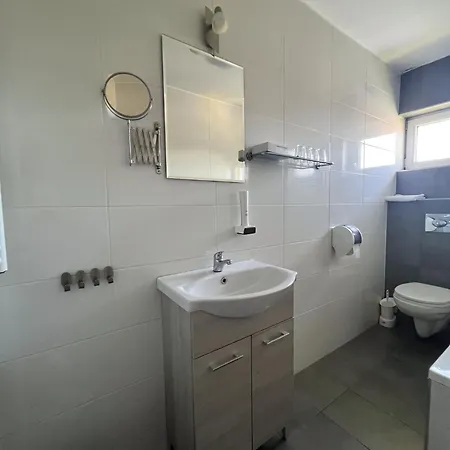 Hbh Bajor Sörház, étterem és Panzió Alojamento de Acomodação e Pequeno-almoço 2*