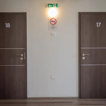Frühstückspension Hbh Bajor Soerhaz Solyomfeszek Panzio