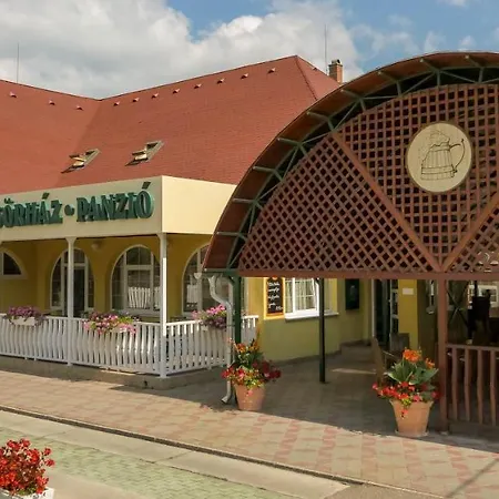 Hbh Bajor Sörház, étterem és Panzió 3* Kazincbarcika