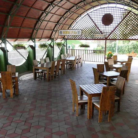 Hbh Bajor Sörház, étterem és Panzió Alojamento de Acomodação e Pequeno-almoço
