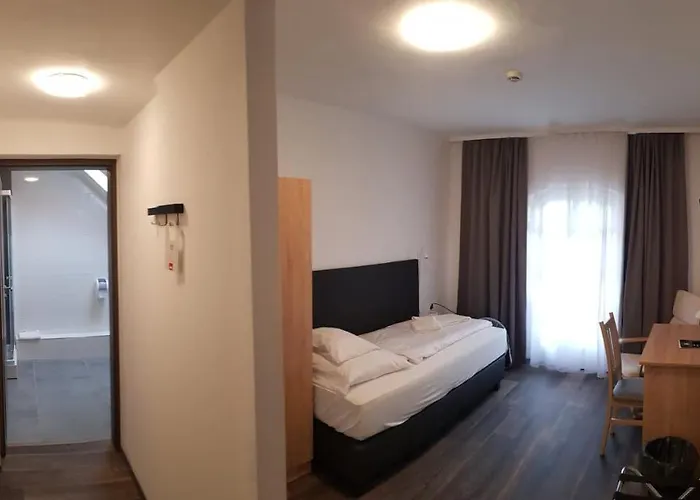 فندق مبيت وإفطار Hbh Bajor Soerhaz Solyomfeszek Panzio 3*