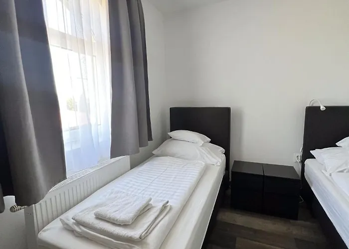 Hbh Bajor Sörház, étterem és Panzió 3*