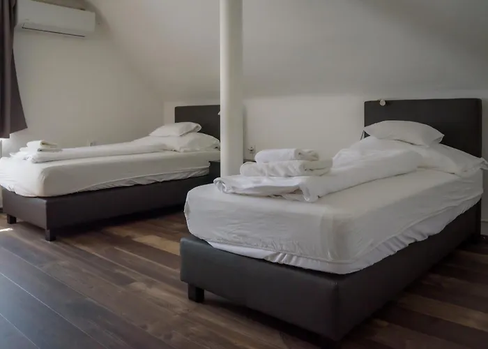 فندق مبيت وإفطار Hbh Bajor Soerhaz Solyomfeszek Panzio 3*