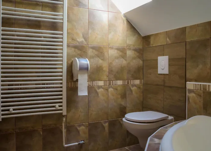 Hbh Bajor Soerhaz Solyomfeszek Panzio فندق مبيت وإفطار 3*