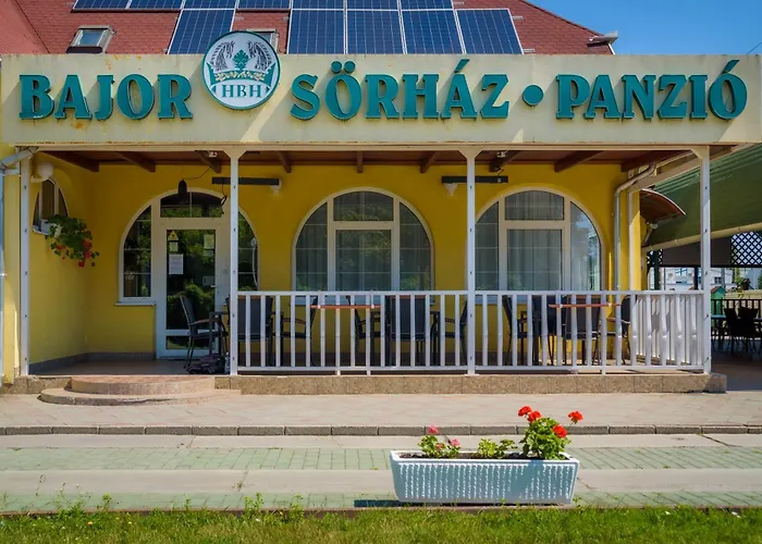 Hbh Bajor Sörház, étterem és Panzió 3*