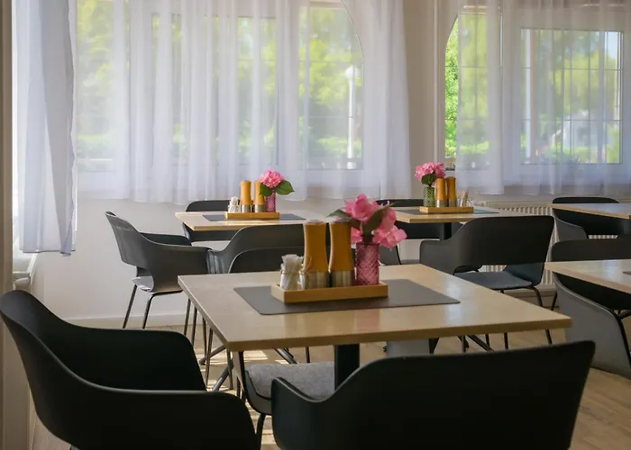 Hbh Bajor Soerhaz Solyomfeszek Panzio فندق مبيت وإفطار 3*