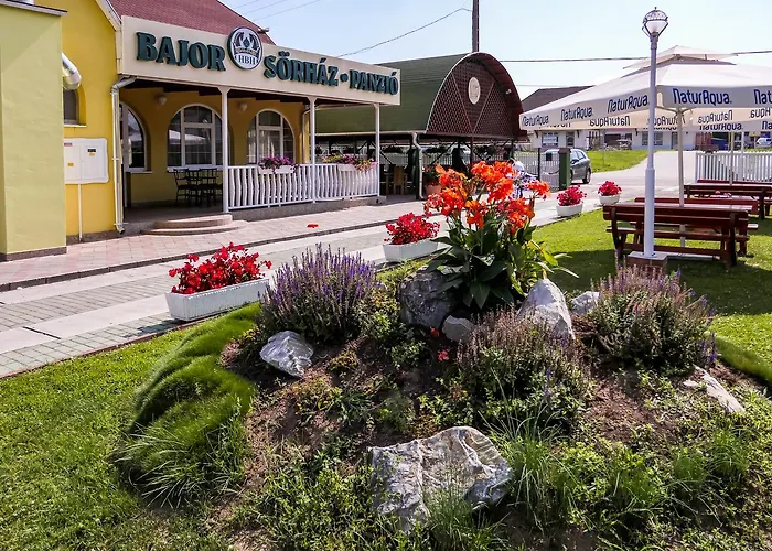 Hbh Bajor Sörház, étterem és Panzió Bed & Breakfast Kazincbarcika
